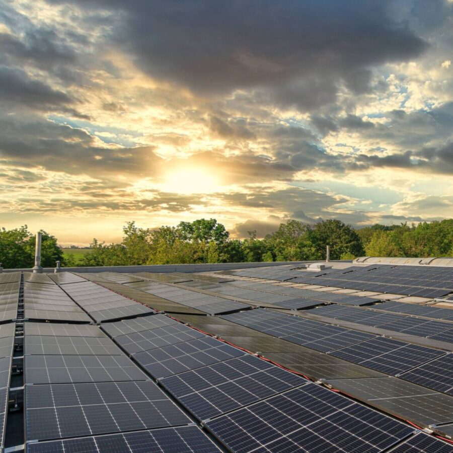 Blitzschneller Bau eines Solarkraftwerkes in Staßfurt (DE)